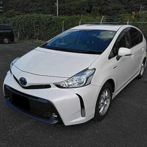 Toyota Prius Alpha 2016